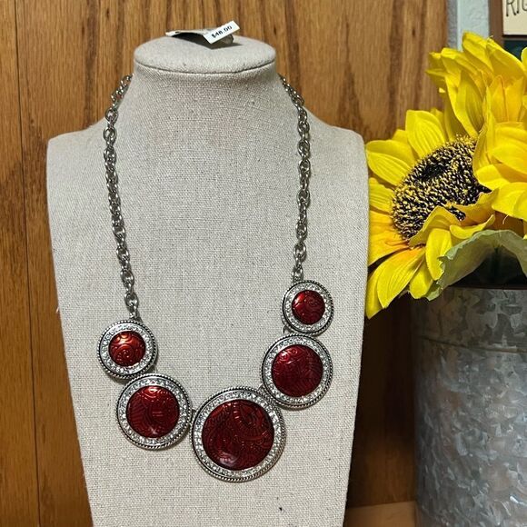 NWT Scroll by Dillard’s Elegant Red & Silver Necklace #J3 - Picture 6 of 6